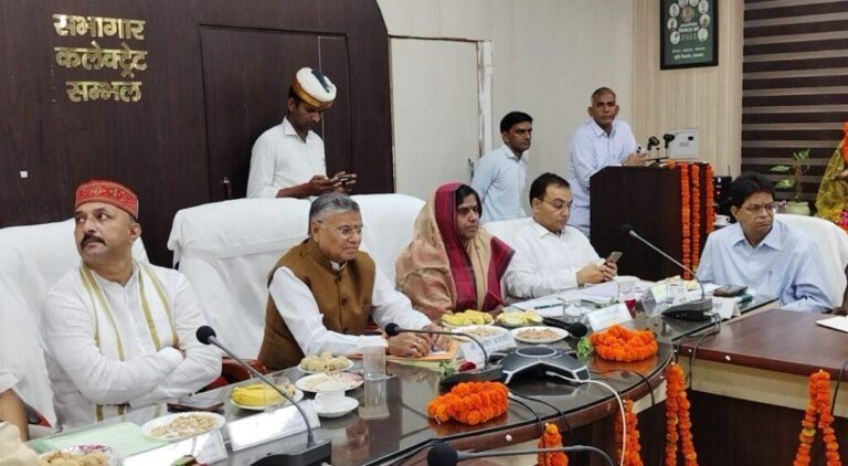 संभल-योगी आदित्य नाथ ने किया बेसिक शिक्षा बिभाग मे महत्वपूर्ण कार्यों का लोकापर्ण