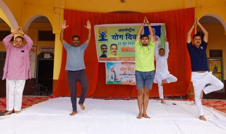 संभल-अंतराष्ट्रीय योग दिवस पर इंटरमीडिएट कॉलेज बहजोई में मनाया गया योग दिवस