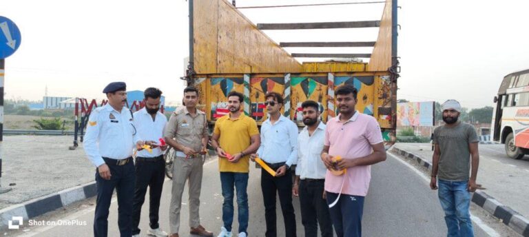 संभल-“रात के समय सड़क दुर्घटनाओं में कमी लाने की दिशा में एक सराहनीय कदम”