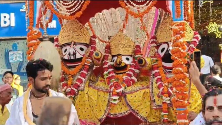 अयोध्या-अयोध्या में निकली भगवान जगन्नाथ की भव्य रथयात्रा,उमड़ा श्रद्धालुओं का सैलाब