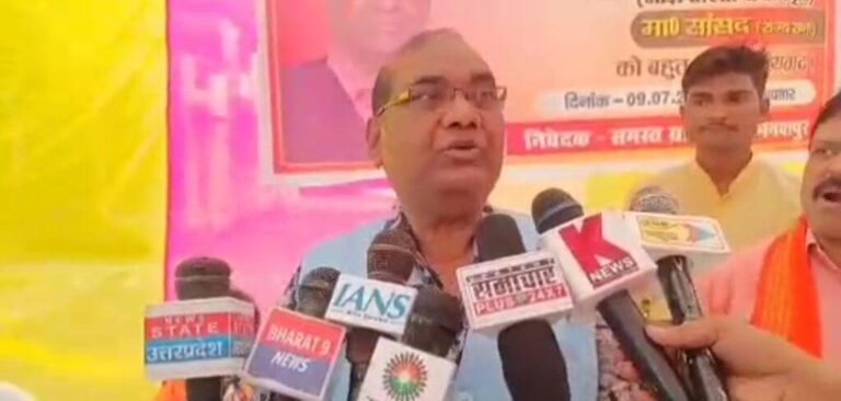 सिद्धार्थनगर-राज्यसभा सांसद बृजलाल सिद्धार्थनगर जिले के डुमरियागंज विधानसभा क्षेत्र के भनवापुर में दौरे पर पहुंचे, जहां उनका जोरदार स्वागत किया गया