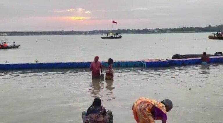 प्रयागराज-गुरु पूर्णिमा का पर्व आज प्रयागराज में बड़े ही उत्साह और श्रद्धा के साथ मनाया जा रहा है