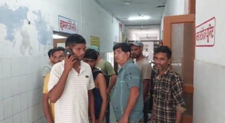 पीलीभीत-पूरनपुर खुटार हाईवे पर एक दर्दनाक हादसा हुआ, जहां एक कार ने ट्रक चालक को रौंद दिया