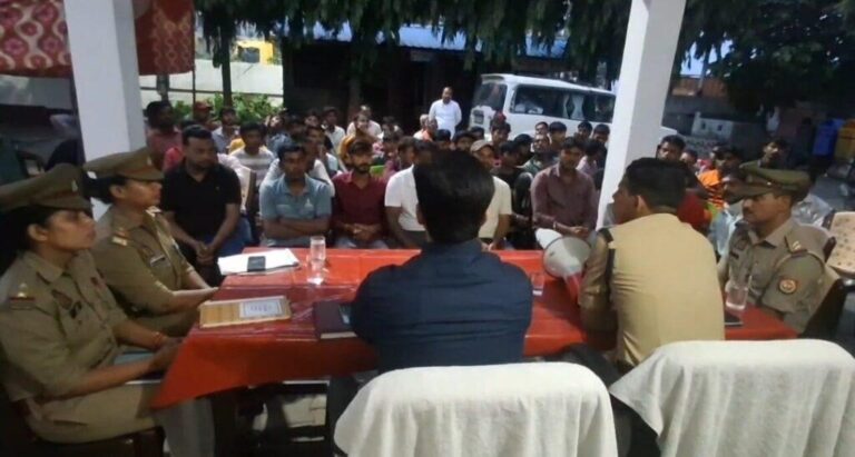 संभल-संभल में कांवड़ यात्रा को शांतिपूर्ण और सुरक्षित तरीके से आयोजित करने के लिए प्रशासन ने तैयारियां पूरी कर ली हैं