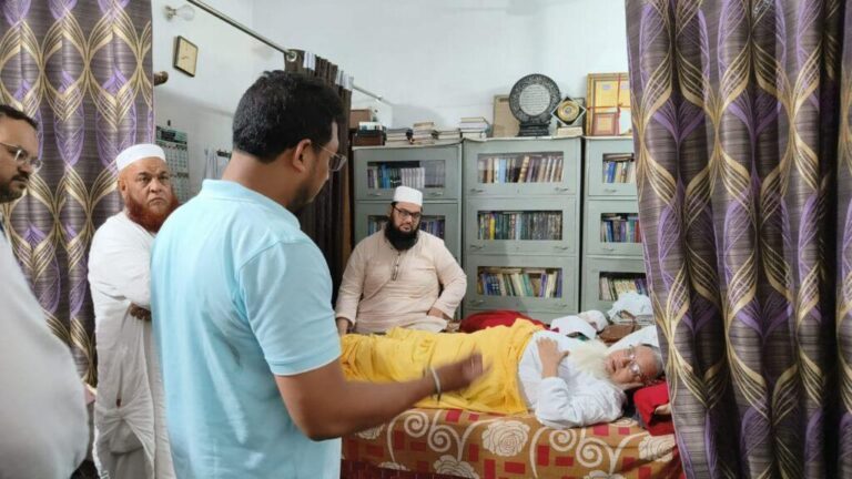 लखनऊ-चंद्रशेखर आज़ाद पहुंचे मौलाना सज्जाद नोमानी के घर