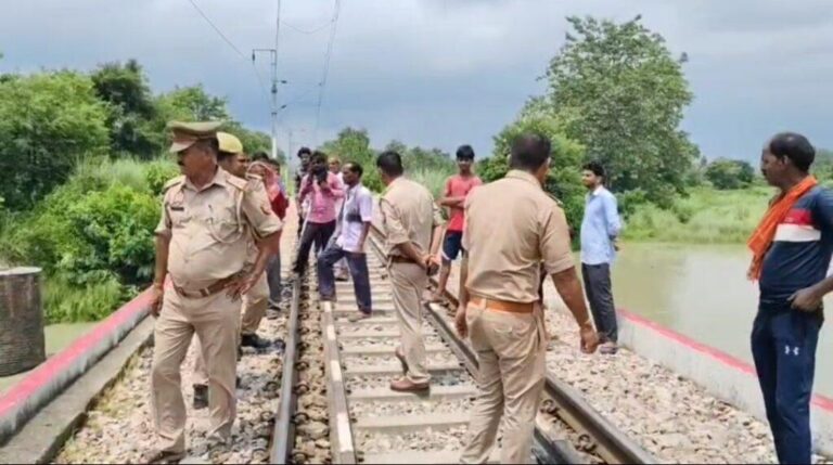 पीलीभीत-जनपद में थाना जहानाबाद क्षेत्र के अपसरिया नदी में 19 वर्षीय युवती डूबी