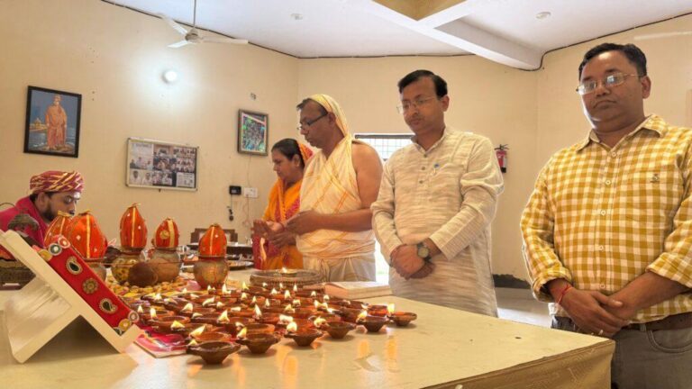संभल-बहजोई में बीएमबीएल जैन कॉलेज, नाधौस में सेवा न्यास द्वारा विश्व कल्याण और लोकमंगल की कामना को लेकर भक्तामर विधान और नवग्रह पूजन हवन का आयोजन किया गया