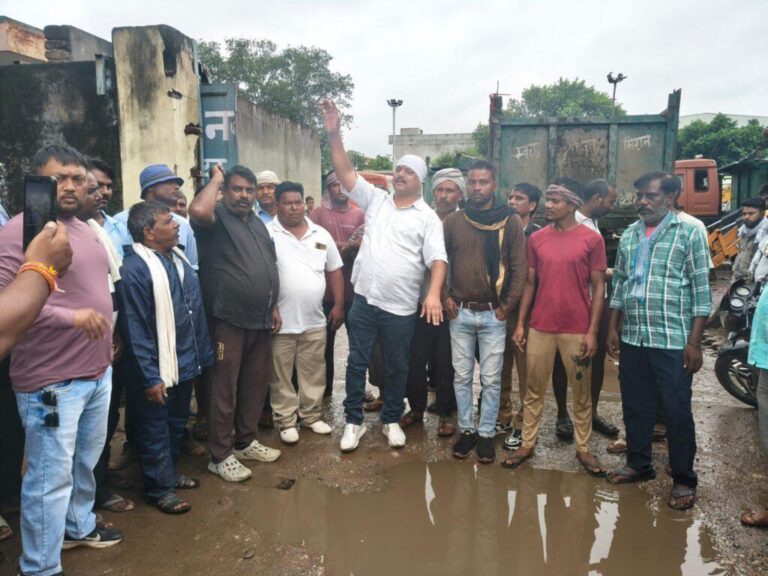 आगरा-पॉलिथीन अभियान में हुए विवाद ने पकड़ा तूल