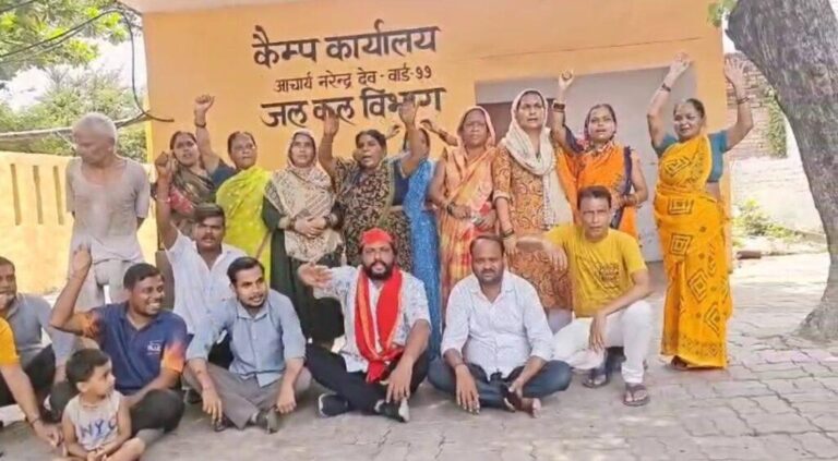 लखनऊ-सराय माली खां की कंघी टोला इलाके में फूटा जनता का गुस्सा