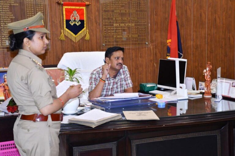 बरेली-पुलिस उपमहानिरीक्षक ने जनपद के विभिन्न थानों पर स्थापित महिला हेल्प डेस्क की समीक्षा की