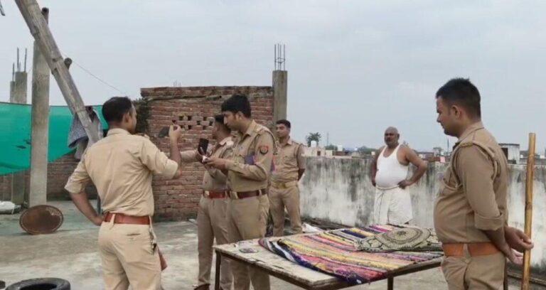 आगरा-आर्थिक तंगी से जूझ रहे शीशा कारीगर ने मौत को लगाया गले