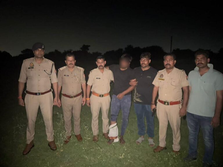 आगरा-पुलिस की जिलाबदर से मुठभेड़
