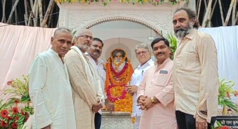 अयोध्या-प्रतिवाद भयंकर के नाम से मशहूर रहे राम मंदिर आंदोलन के पुरोधा रामचंद्र दास परमहंस की आज 22वीं पुण्यतिथि है