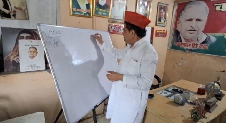 संभल-संभल में एक अनोखे विरोध प्रदर्शन की खबर सामने आई है
