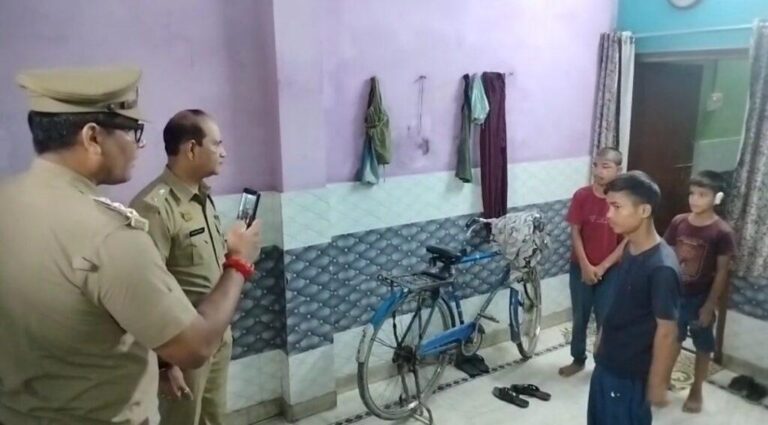 संभल-चंदोसी थाना इलाके में कर्ज का तगादा करने पर युवक को घर बुलाकर दंपत्ति ने परिवार के साथ मिलकर युवक की बेरहमी से हत्या की