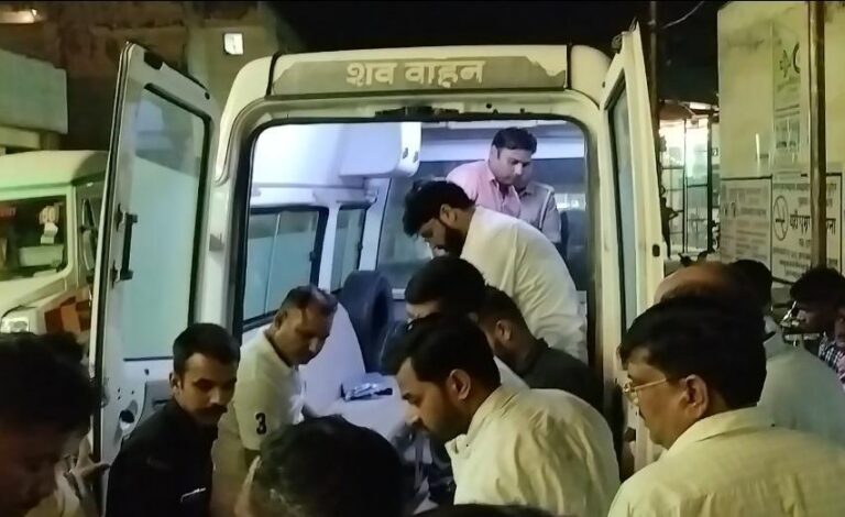 संभल-बाइक सवार युवक को अज्ञात वाहन ने रौंदा
