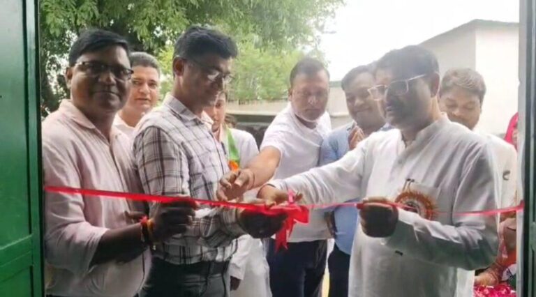 पीलीभीत-79 वे स्वतंत्रता दिवस के अवसर पर बाल वाटिकाओं का किया गया उद्घाटन