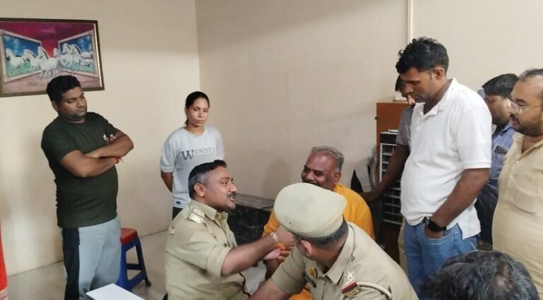 संभल-नोएडा पुलिस का संभल जनपद के बहजोई मे छापा