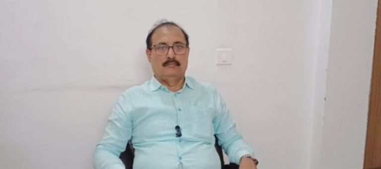 लखनऊ-बीकेटी विधानसभा भाजपा विधायक योगेश शुक्ला ने इटौंजा के बाढ़ क्षेत्र गांवों का किया दौरा कर किसानों से की वार्ता