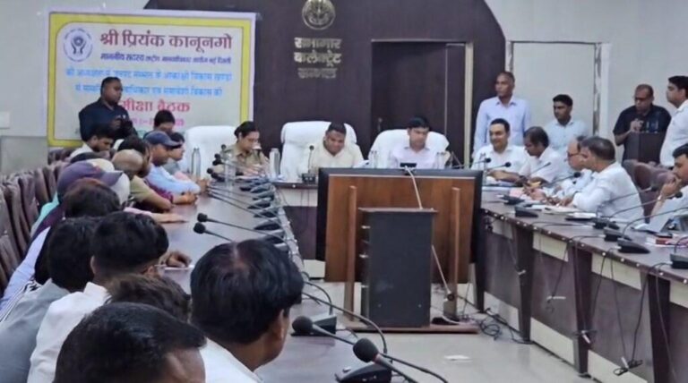 संभल-जनपद पहुंचे भारत सरकार के राष्ट्रीय मानवाधिकार आयोग के सदस्य प्रियंक कानून गो