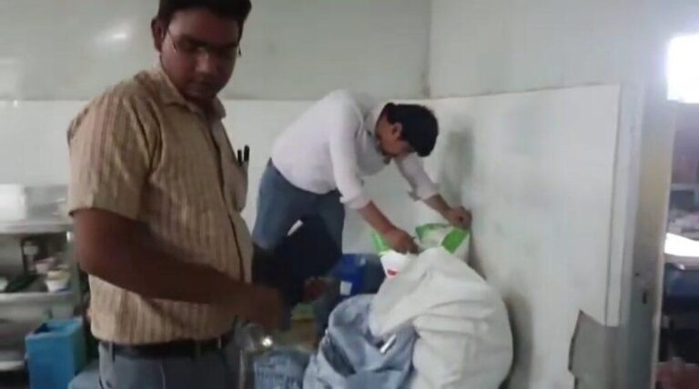 संभल-खाद्य सुरक्षा विभाग की टीम ने बीकानेर एक्सप्रेस रेस्टोरेंट मझावली पर छापा मारा
