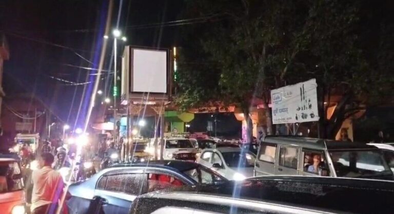 आगरा-आगरा में लगातार हुई बारिश से यमुना किनारे हुआ जलभराव