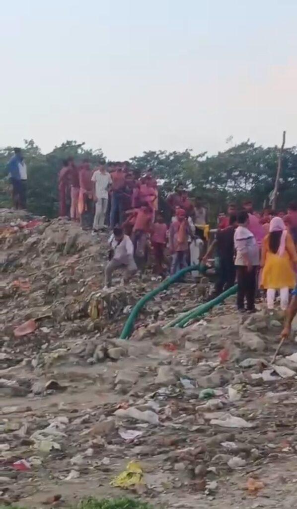 लखनऊ-झूलेलाल घाट पर गणेश विसर्जन के दौरान प्रतिष्ठित अखबार के फोटोग्राफर के साथ घटी घटना
