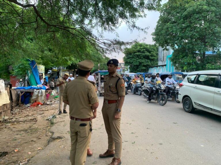 लखनऊ-पूर्वी जोन के इंदिरा नगर छेत्र में अतिक्रमण के ख़िलाफ़ कार्यवाही