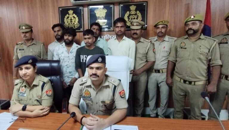 संभल-मोबाइल पर फर्जी लोन ऐप डाऊनलोड कर मोबइल हैक करने बाले गेंग के पांच सदस्य गिरफ्तार